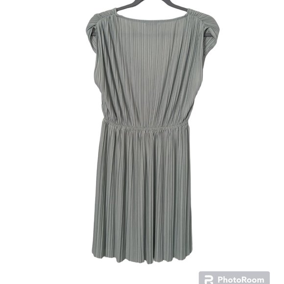 Women's Zara v-neck sleeveless mini dress, green, size S - Picture 2 of 4